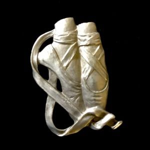 Spoontique USA 4311 Pewter Ballerina Pointe Shoes 2” Brooch Pin VGUC